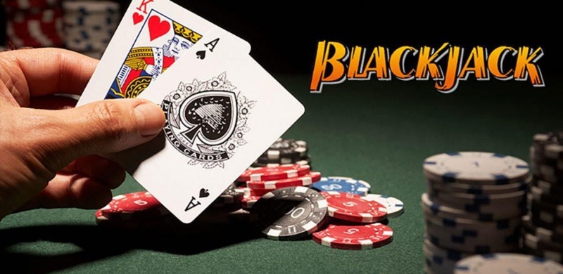 So sánh game bài blackjack online và Baccarat online