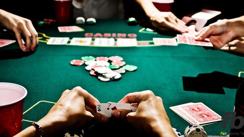 Hướng dẫn chi tiết cách chơi Poker tại Top88